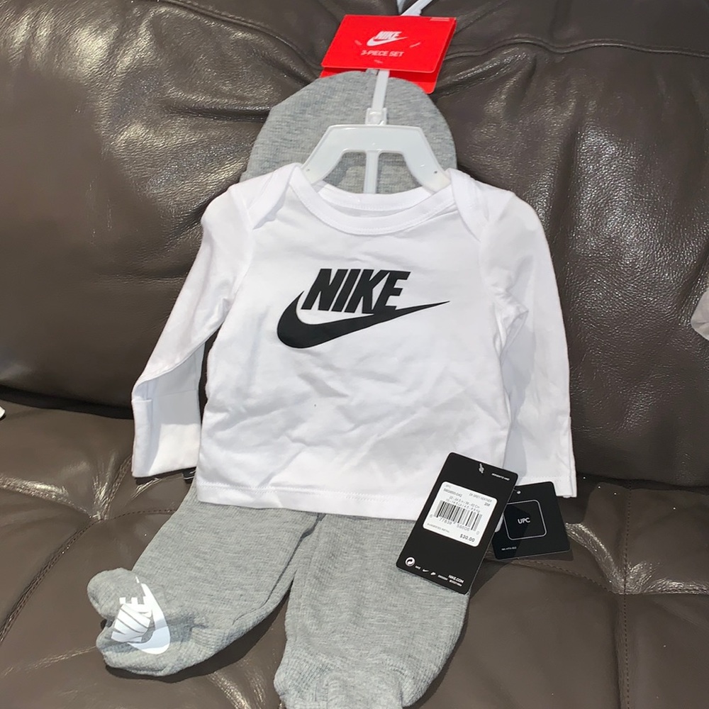 NWT Baby boy Nike three piece set 3 months